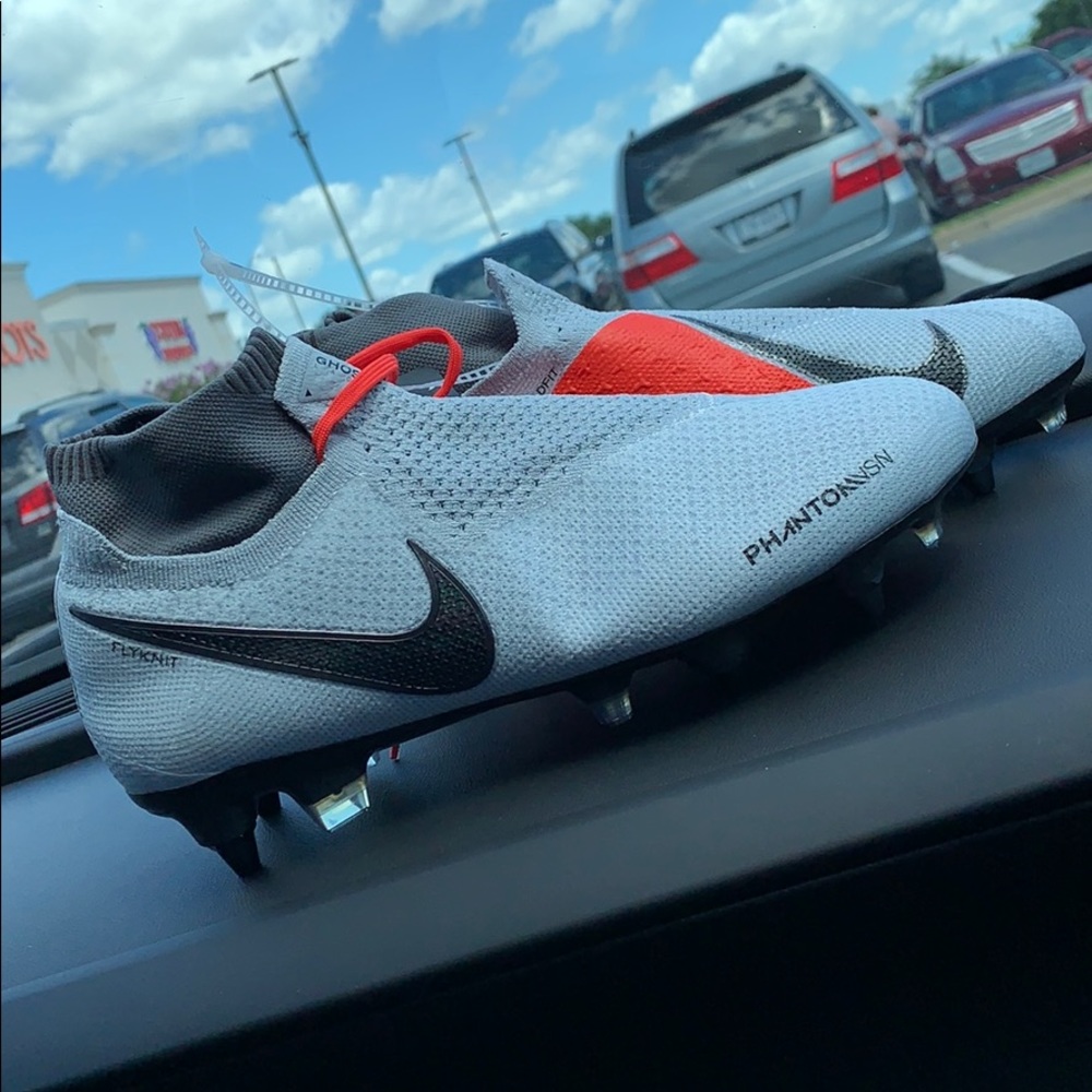 Nike phantom cleats